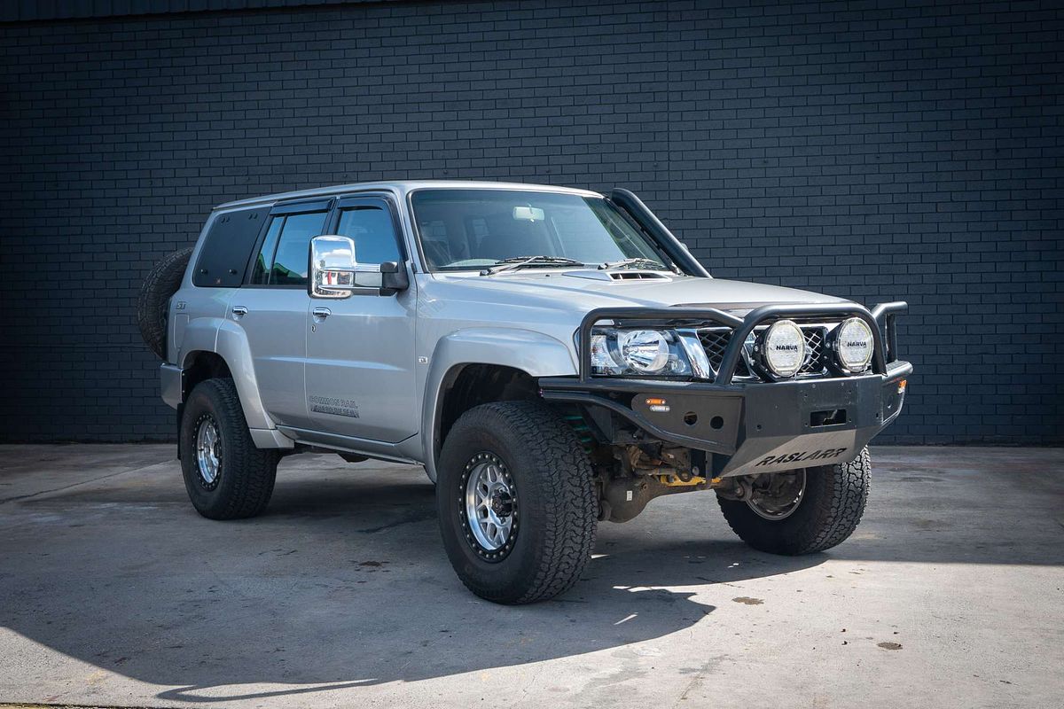 2010 Nissan Patrol ST GU 7