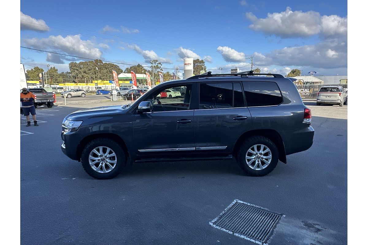 2017 Toyota Landcruiser Sahara VDJ200R