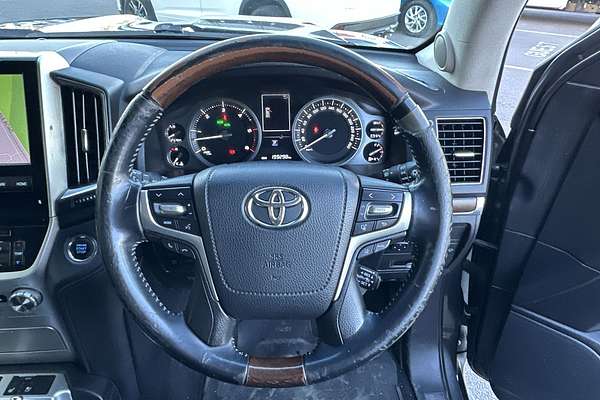 2017 Toyota Landcruiser Sahara VDJ200R