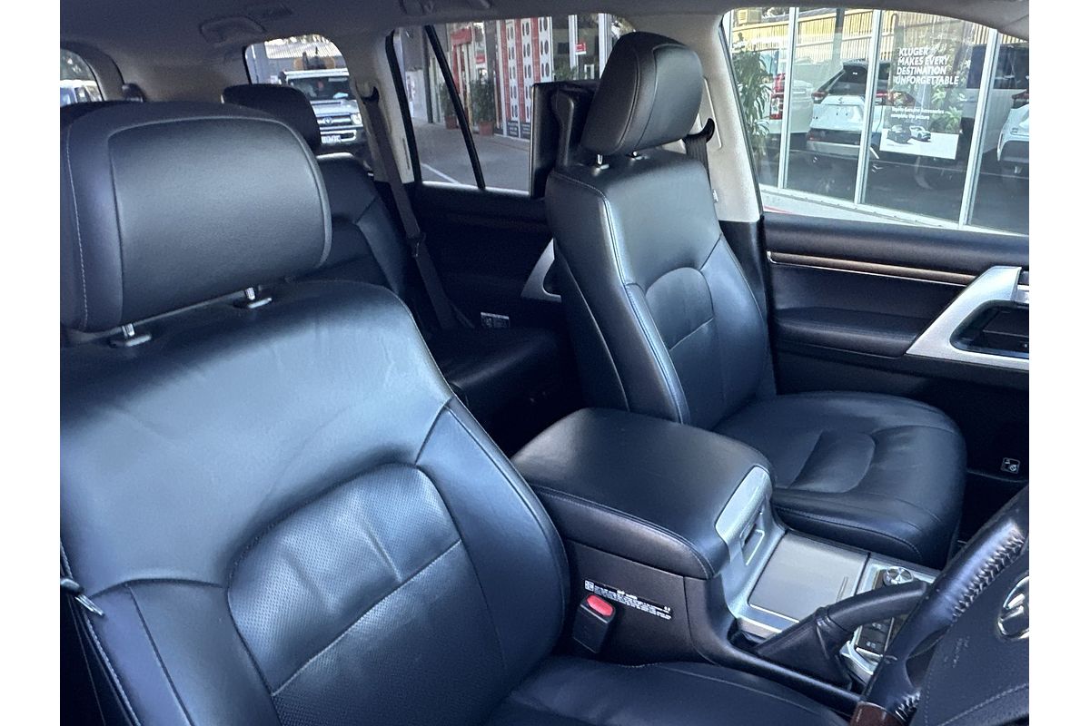 2017 Toyota Landcruiser Sahara VDJ200R
