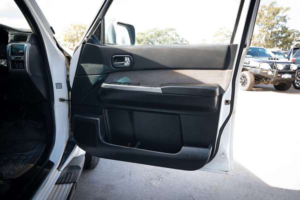 2011 Nissan Patrol ST GU 7