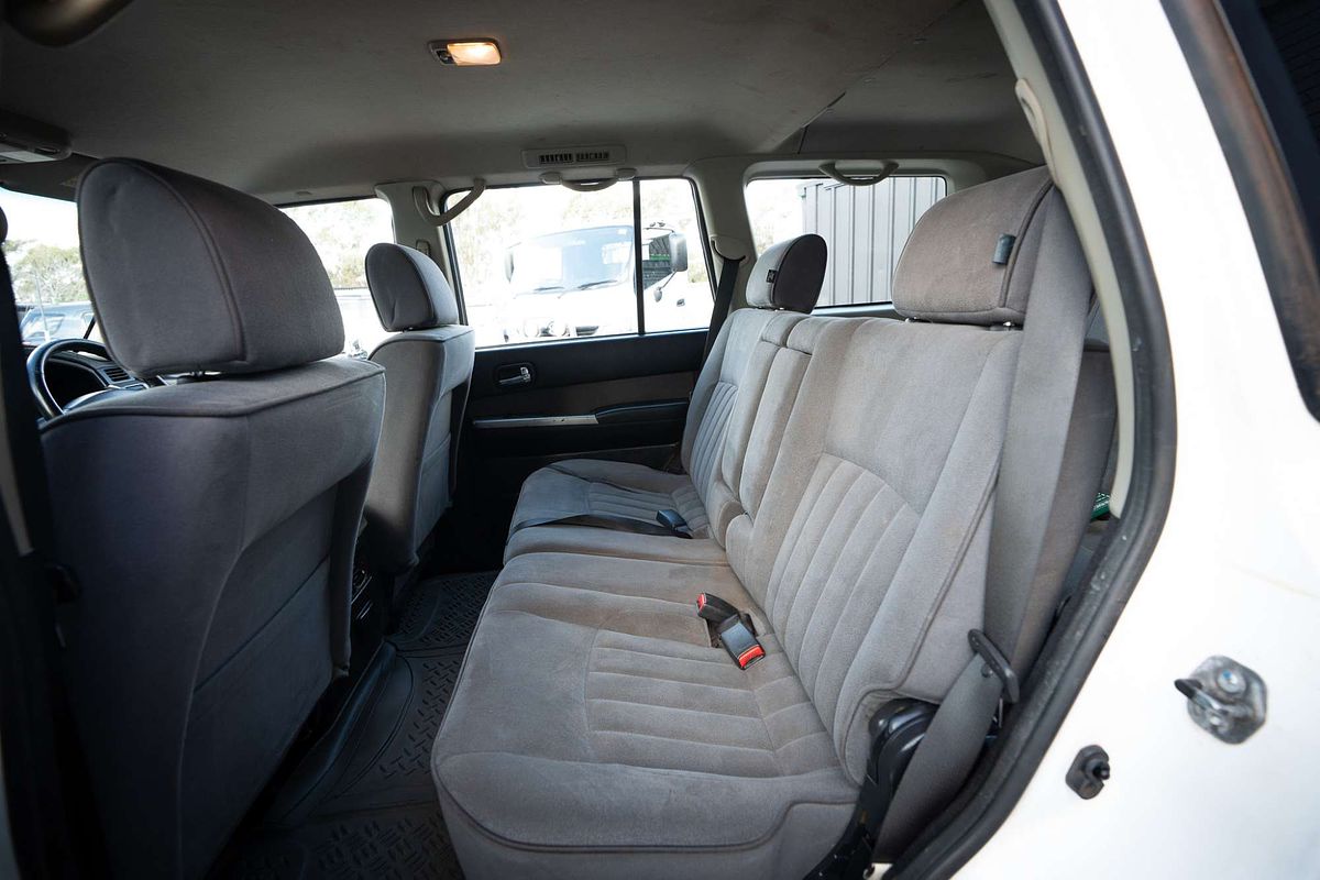 2011 Nissan Patrol ST GU 7