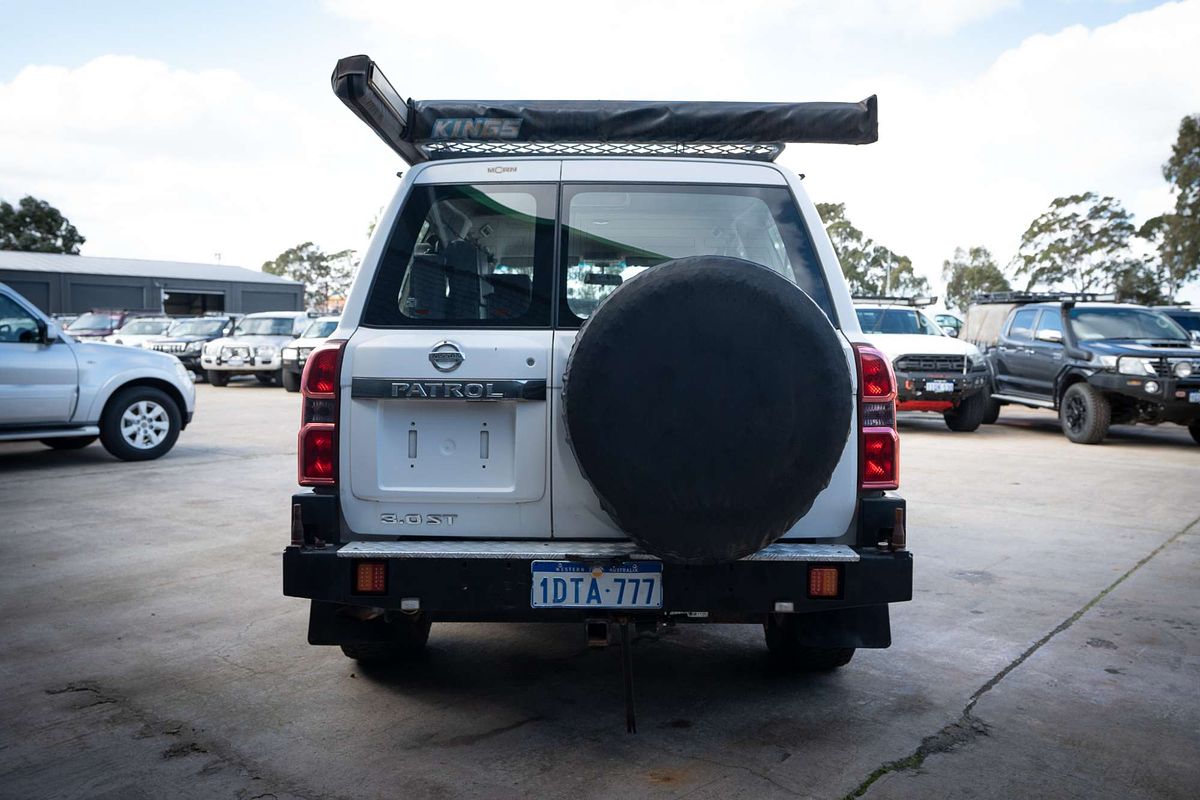 2011 Nissan Patrol ST GU 7