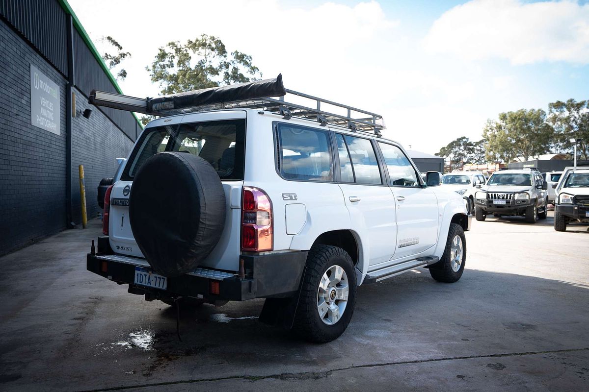 2011 Nissan Patrol ST GU 7