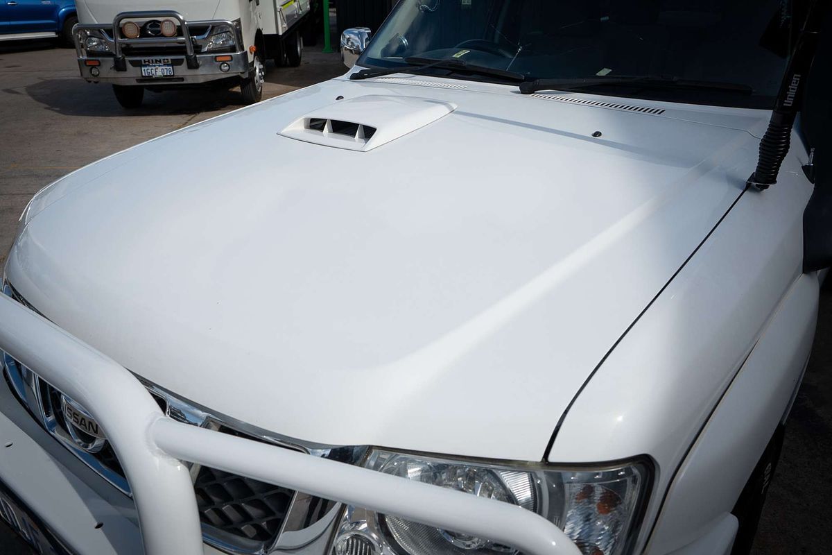 2010 Nissan Patrol ST GU 7