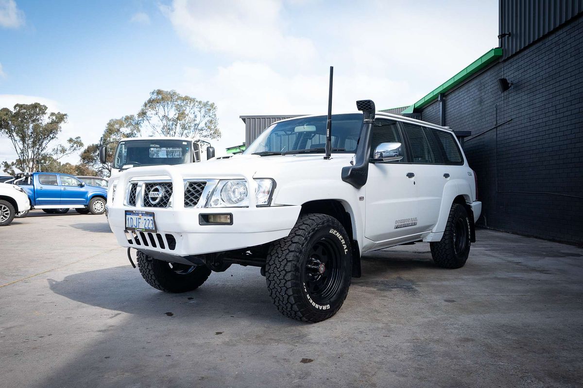 2010 Nissan Patrol ST GU 7