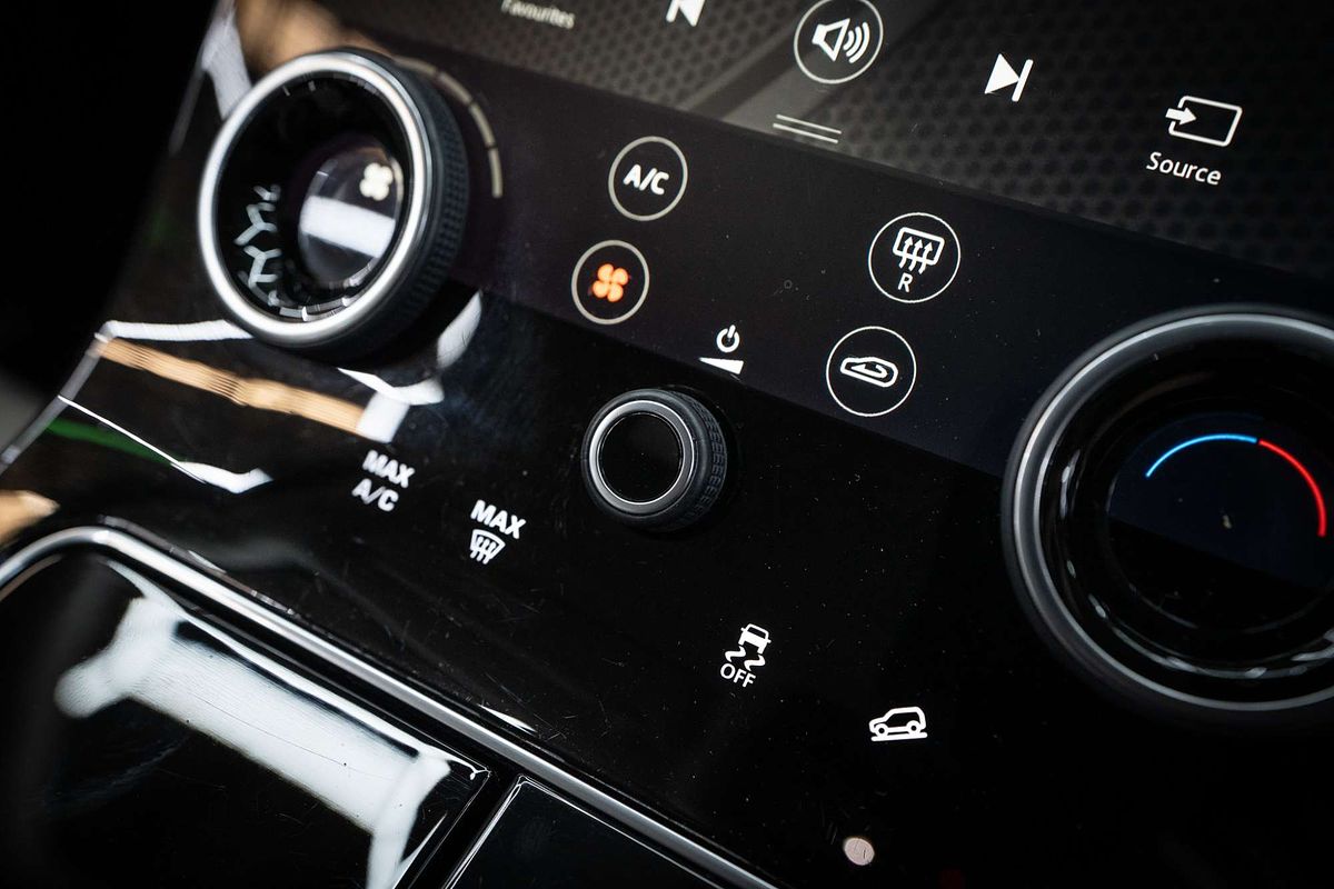 2018 Land Rover Range Rover Velar D300 SE L560