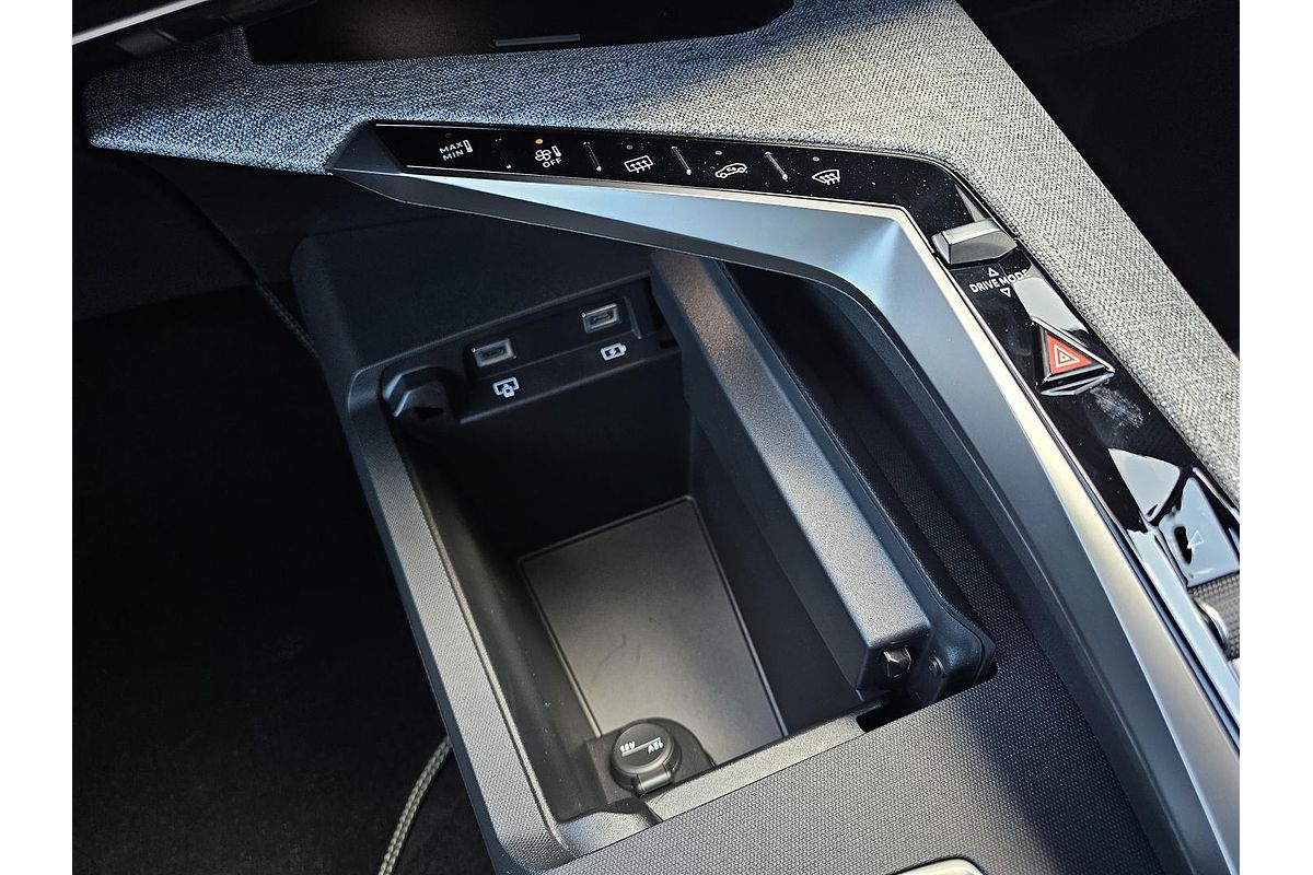 2025 Peugeot 3008 GT Premium Hybrid P64