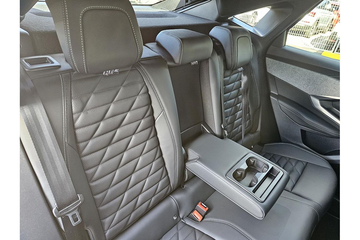 2025 Peugeot 3008 GT Premium Hybrid P64