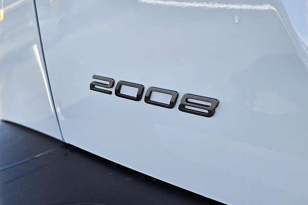 2025 Peugeot 2008 GT Hybrid P24