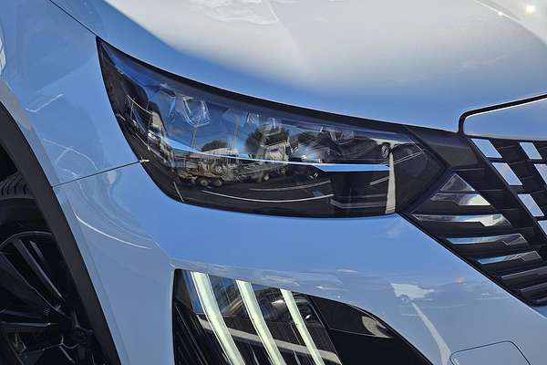 2025 Peugeot 2008 GT Hybrid P24