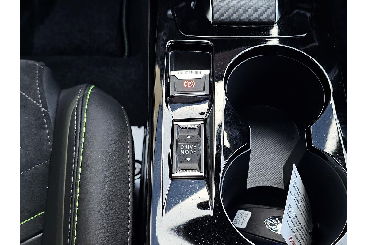 2025 Peugeot 2008 GT Hybrid P24