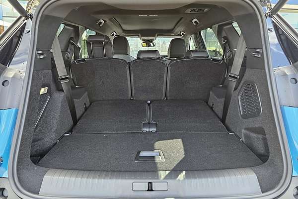 2025 Peugeot 5008 GT Premium Hybrid P74