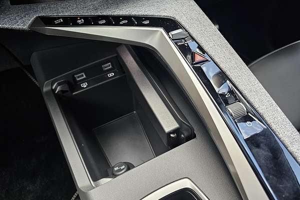 2025 Peugeot 5008 GT Premium Hybrid P74