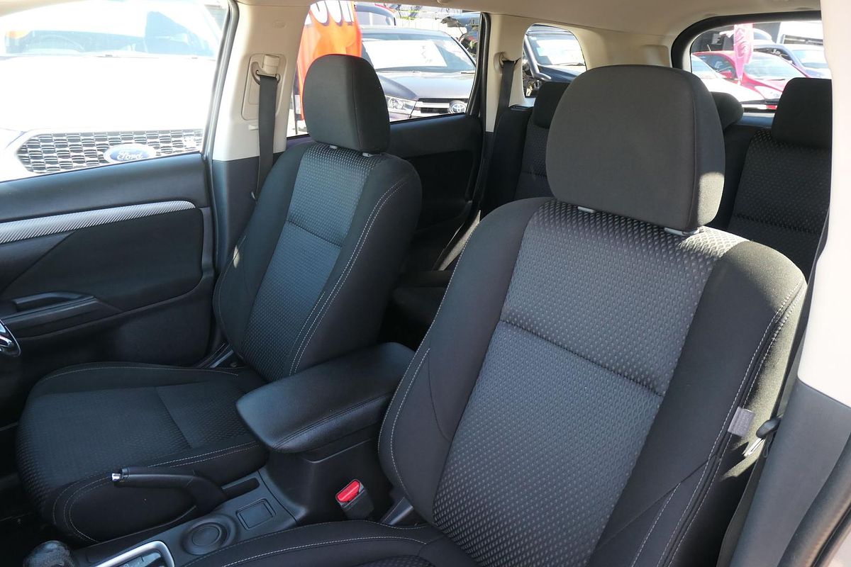 2015 Mitsubishi Outlander LS ZK