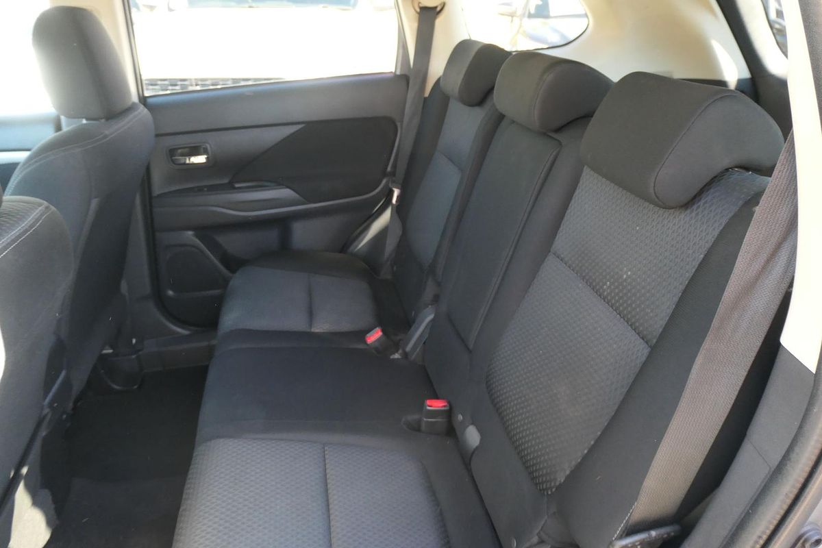 2015 Mitsubishi Outlander LS ZK
