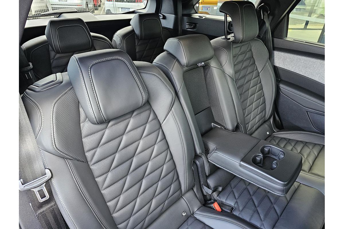 2025 Peugeot 5008 GT Premium Hybrid P74