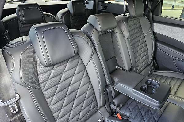 2025 Peugeot 5008 GT Premium Hybrid P74
