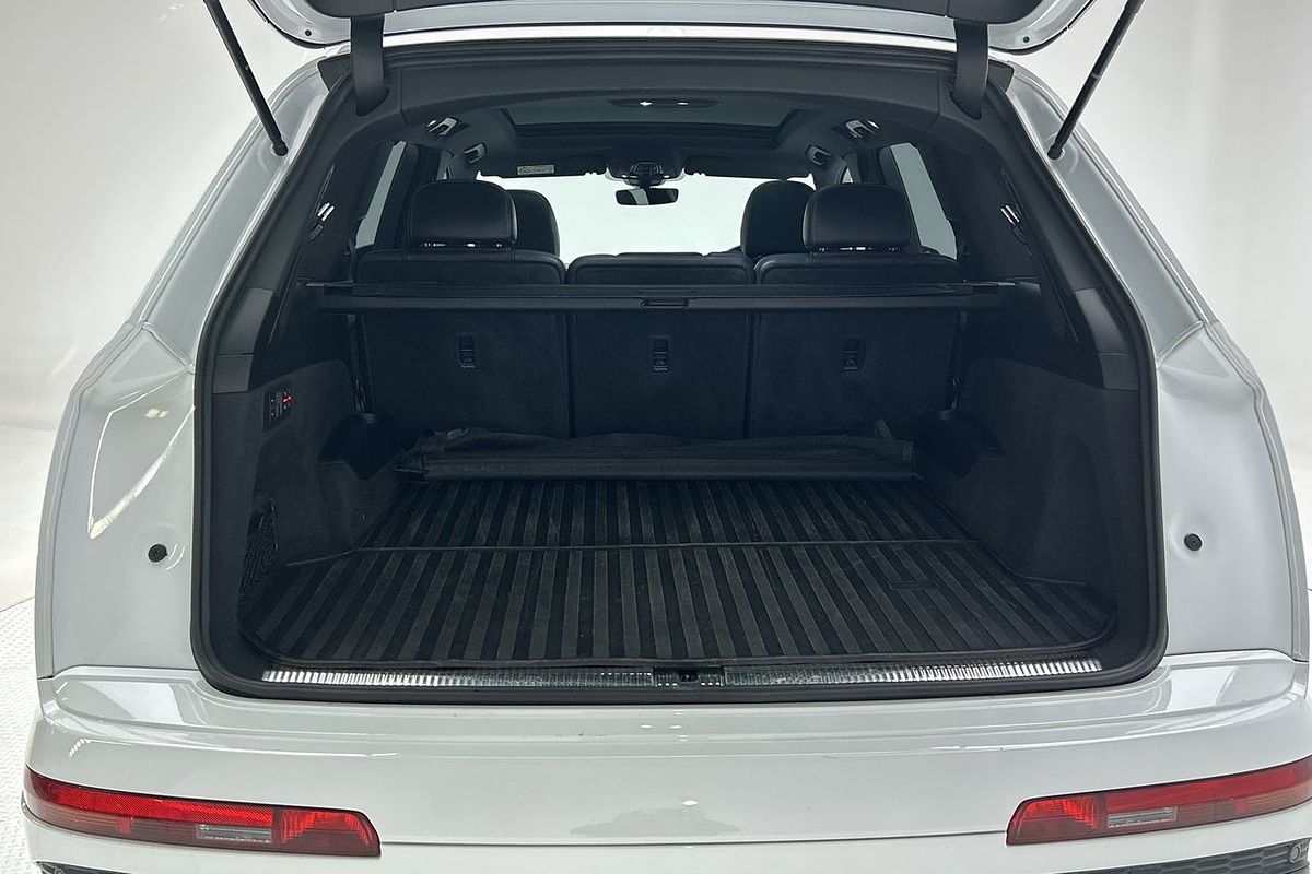 2021 Audi Q7 50 TDI S line 4M