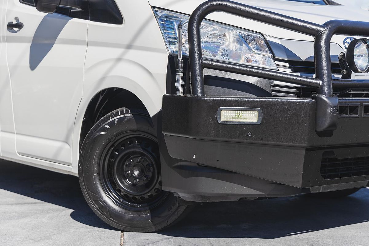 2020 Toyota Hiace Commuter GDH322R