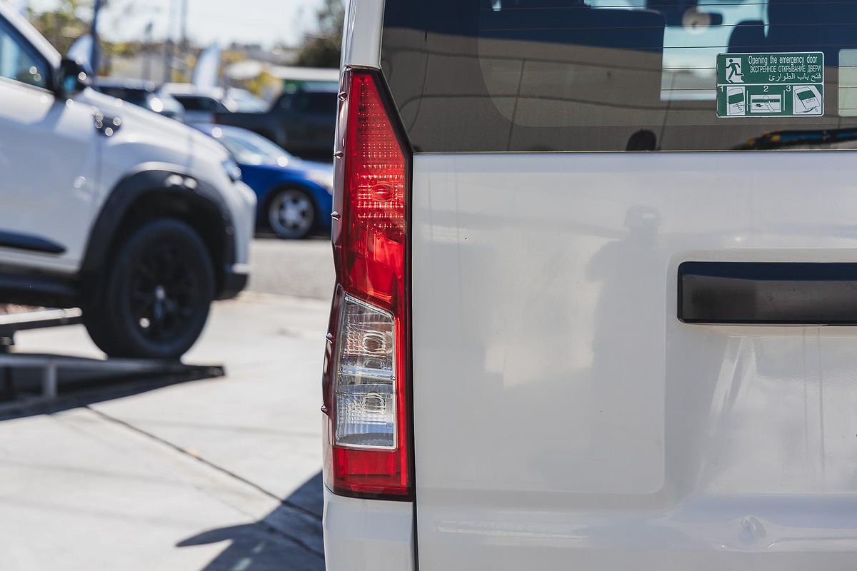 2020 Toyota Hiace Commuter GDH322R