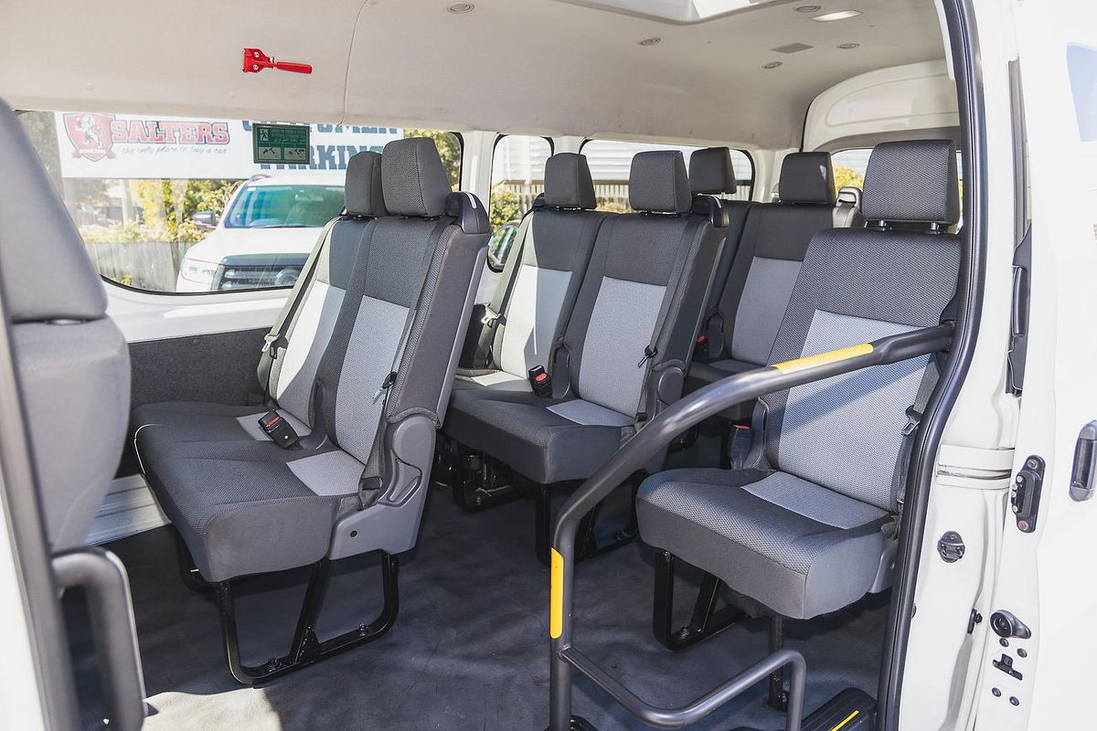 2020 Toyota Hiace Commuter GDH322R