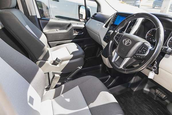 2020 Toyota Hiace Commuter GDH322R