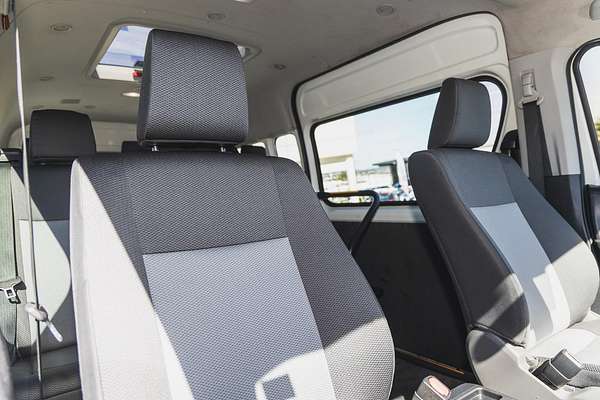 2020 Toyota Hiace Commuter GDH322R
