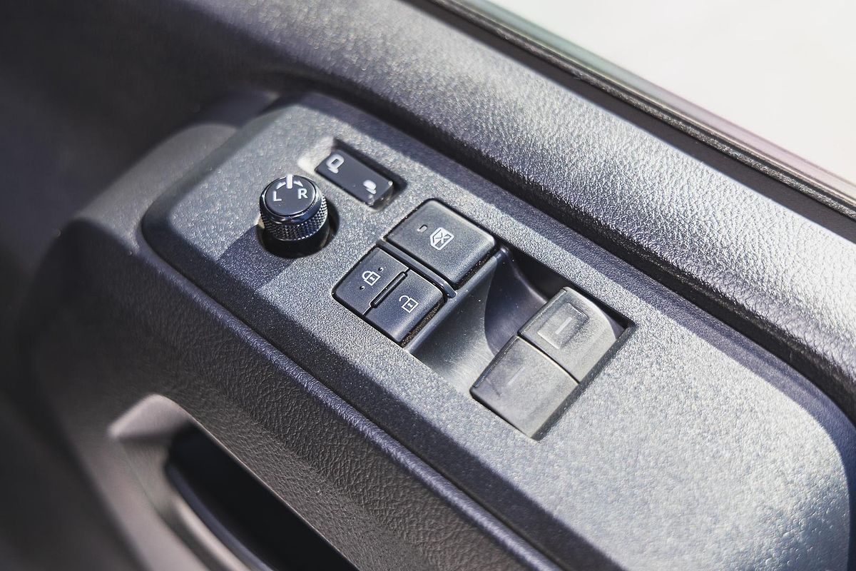 2020 Toyota Hiace Commuter GDH322R