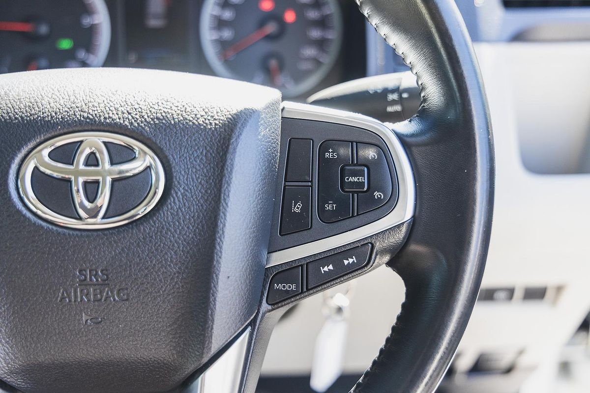2020 Toyota Hiace Commuter GDH322R