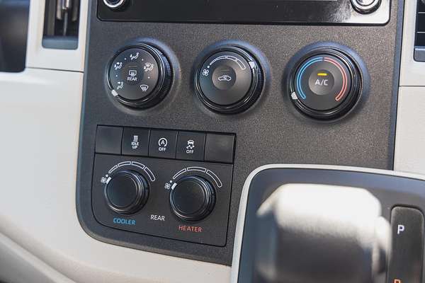 2020 Toyota Hiace Commuter GDH322R