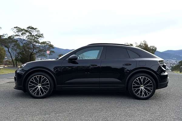2024 Porsche Macan 4 XAB