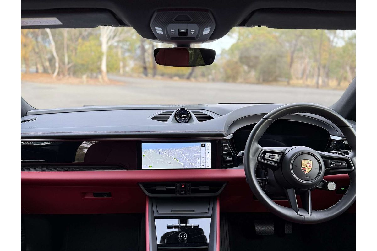 2024 Porsche Macan 4 XAB