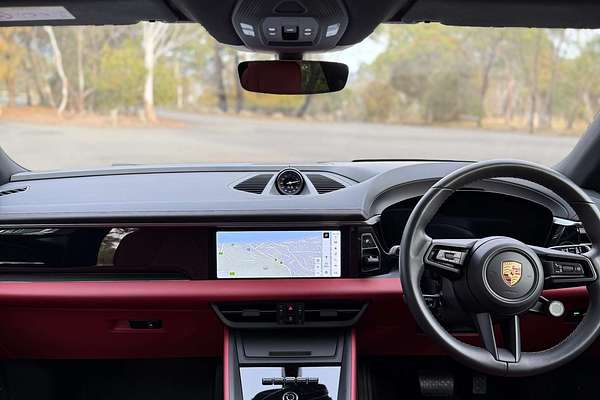 2024 Porsche Macan 4 XAB