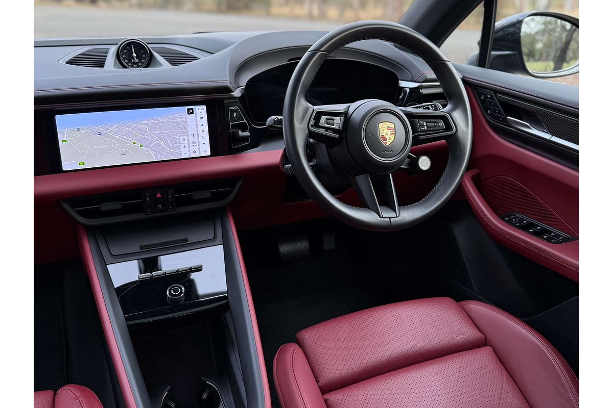 2024 Porsche Macan 4 XAB