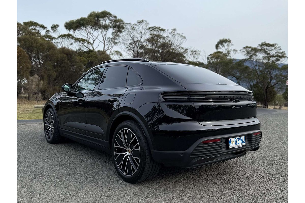 2024 Porsche Macan 4 XAB