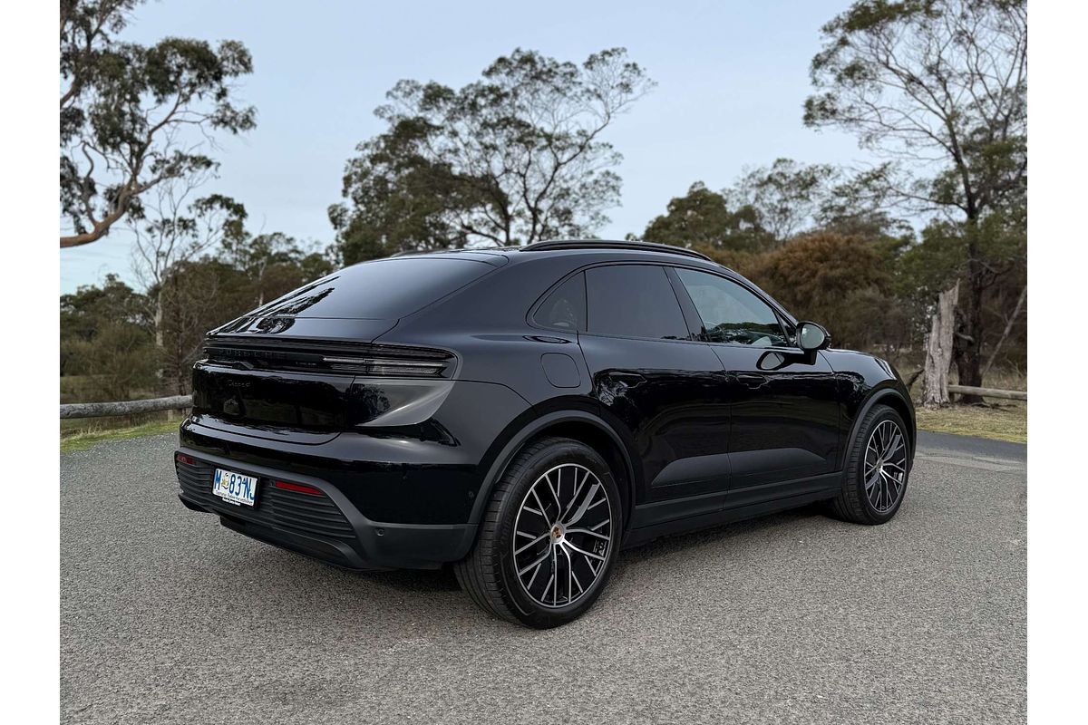 2024 Porsche Macan 4 XAB