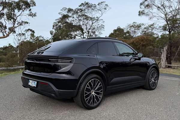 2024 Porsche Macan 4 XAB