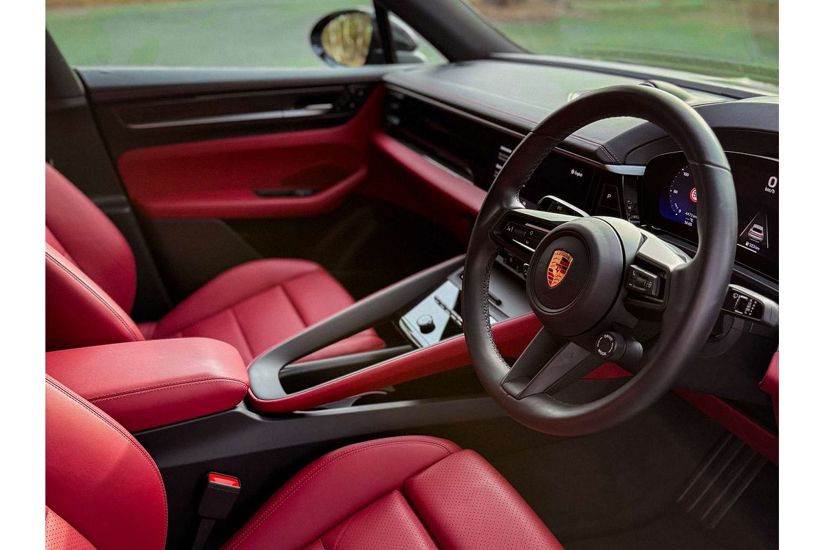 2024 Porsche Macan 4 XAB
