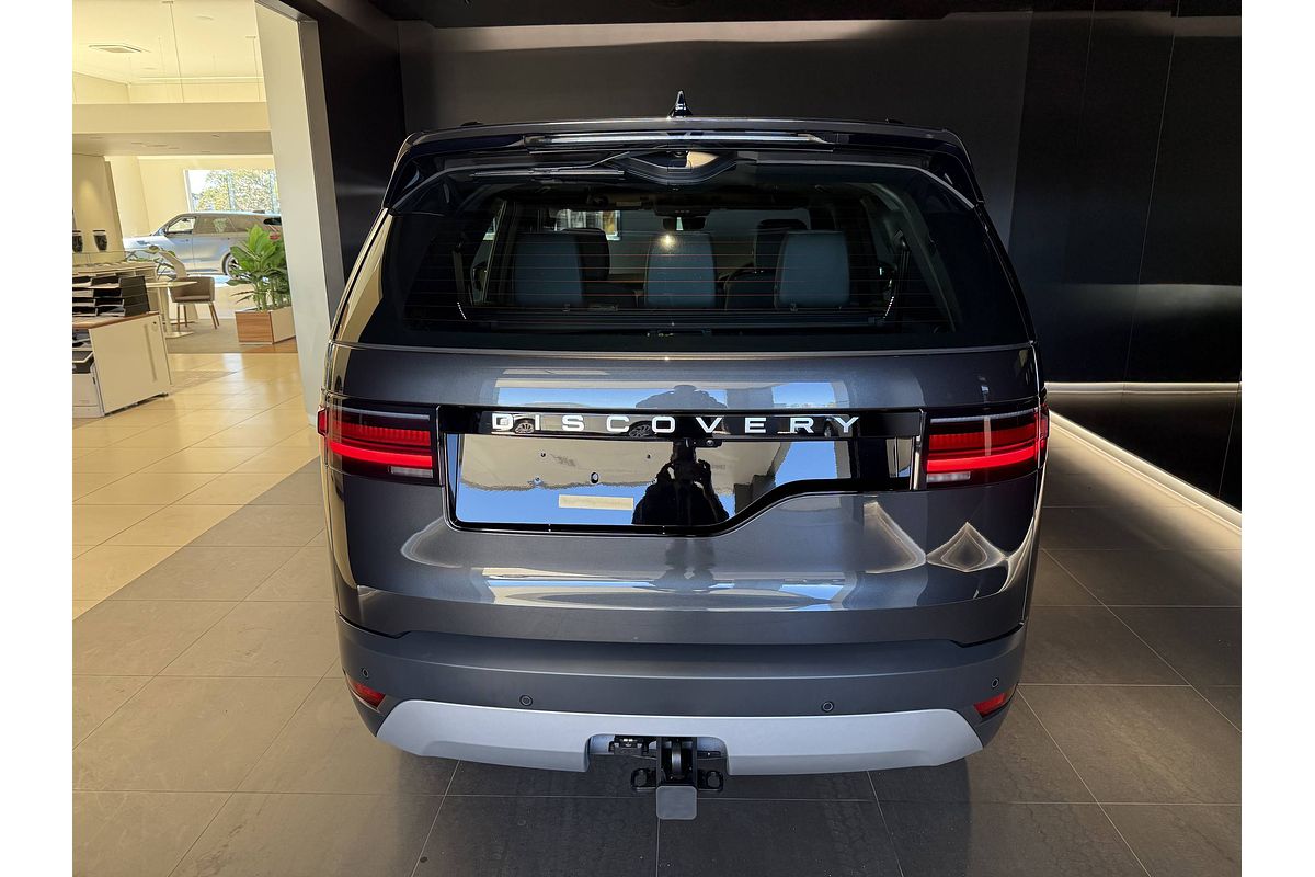 2025 Land Rover Discovery D350 S Series 5