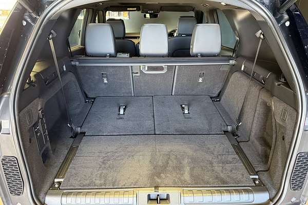2025 Land Rover Discovery D350 S Series 5
