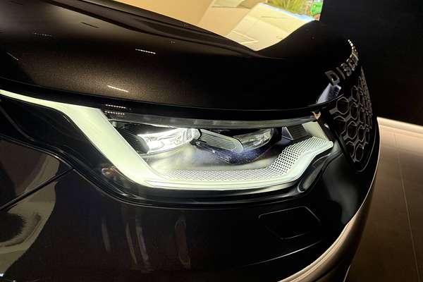 2025 Land Rover Discovery D350 S Series 5
