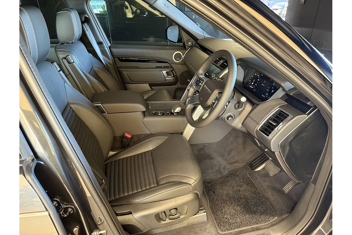 2025 Land Rover Discovery D350 S Series 5