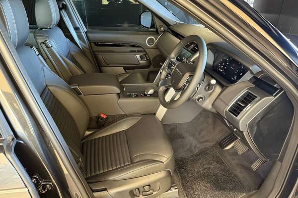 2025 Land Rover Discovery D350 S Series 5