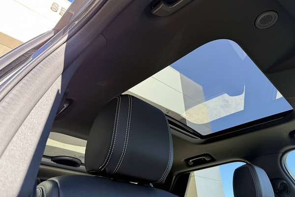 2025 Land Rover Discovery D350 S Series 5