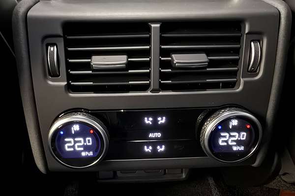 2025 Land Rover Discovery D350 S Series 5