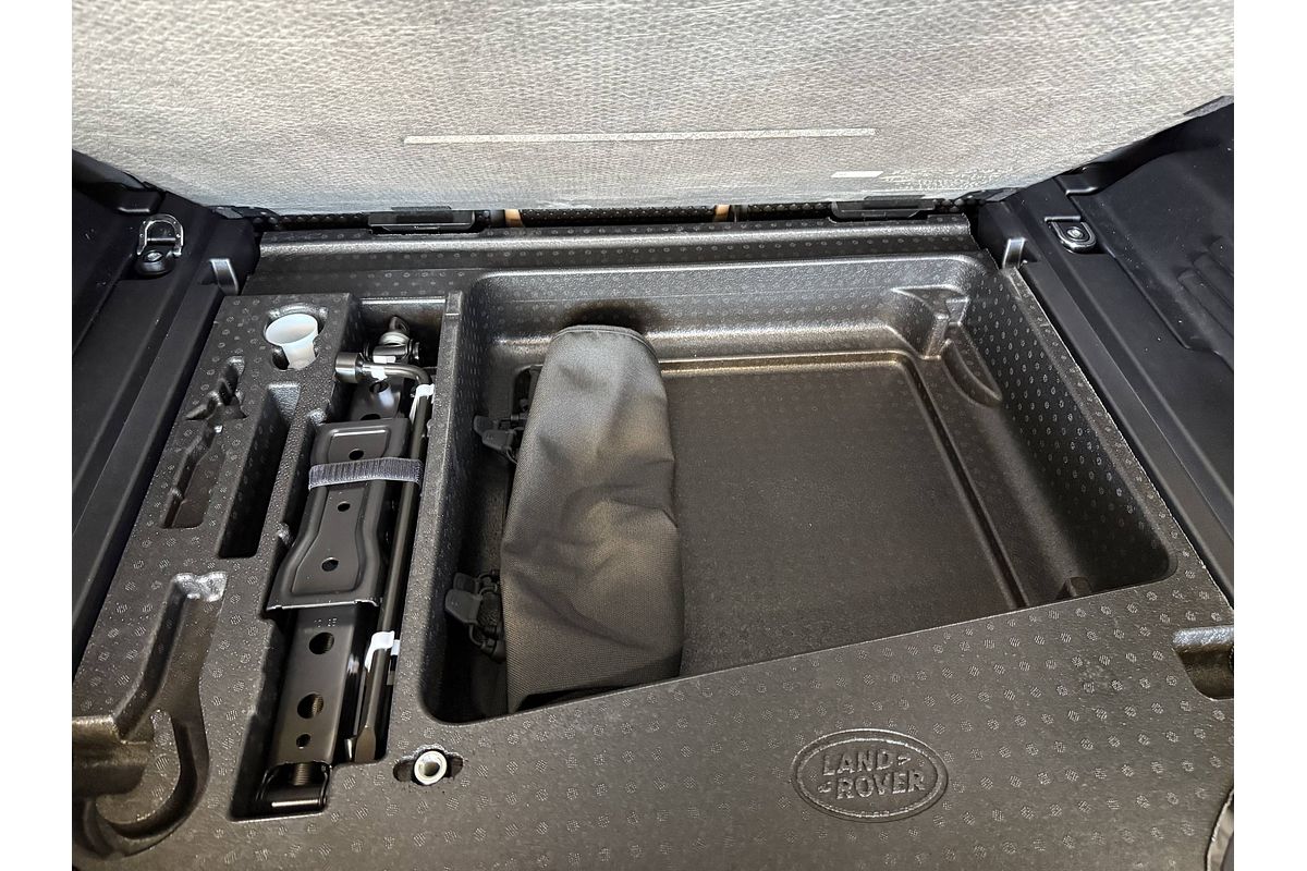 2025 Land Rover Defender 110 D350 X-Dynamic SE L663