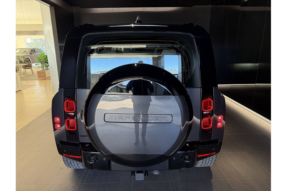 2025 Land Rover Defender 110 D350 X-Dynamic SE L663