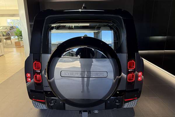 2025 Land Rover Defender 110 D350 X-Dynamic SE L663