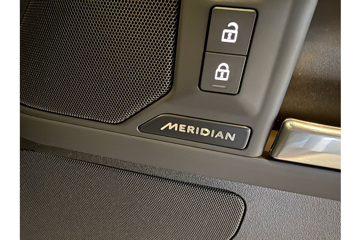 2025 Land Rover Defender 110 D350 X-Dynamic SE L663